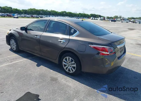 2015 Nissan Altima 2.5/2.5 S/2.5 Sl/2.5 Sv z USA, uszkodzony, nr VIN 1N4AL3AP2FC183472